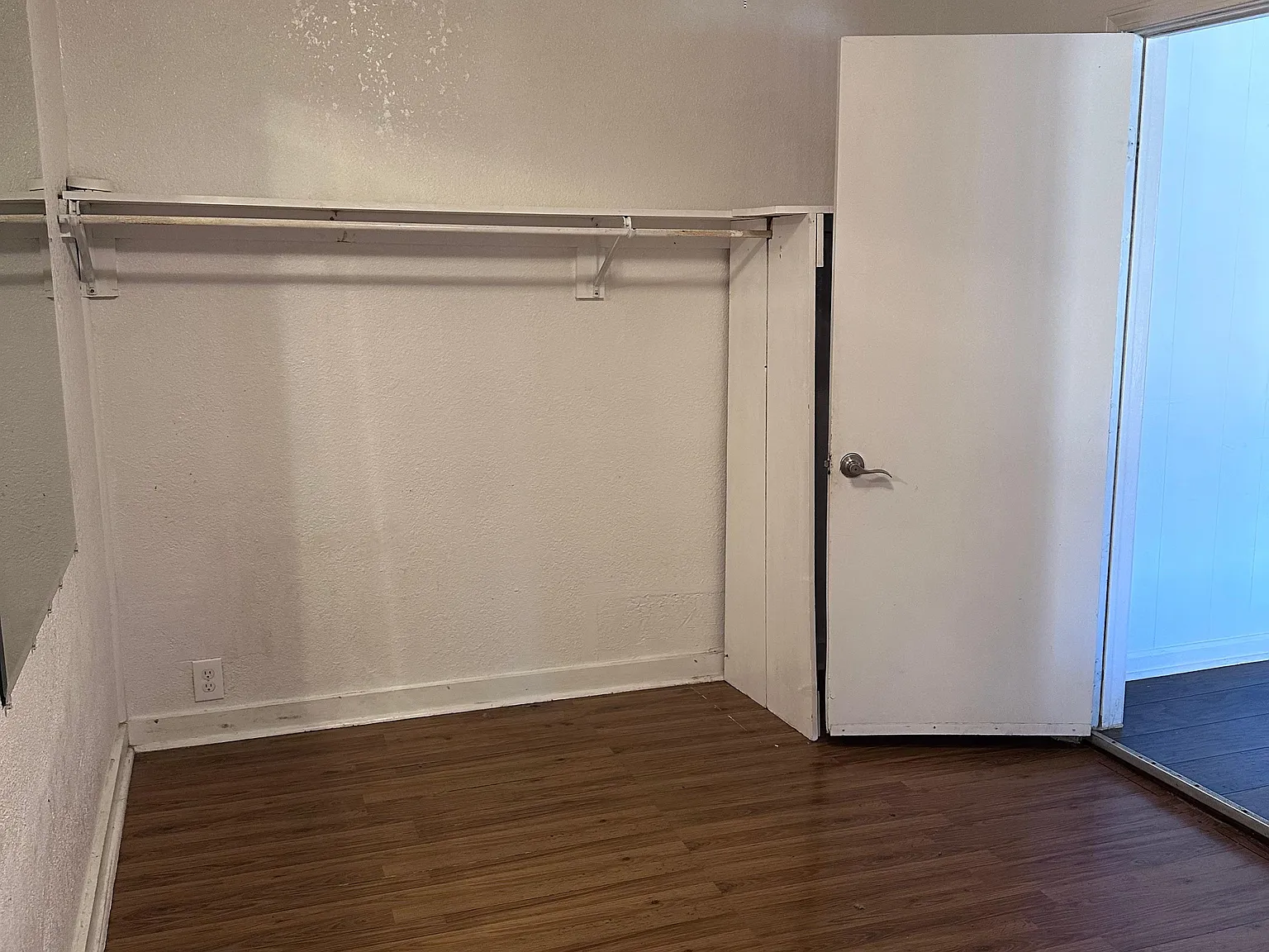 5 bed, 1955 sqft, $2,000 — Photo 3