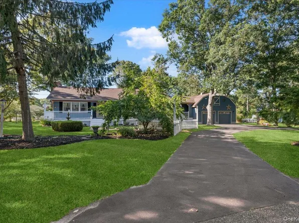 2000 Westphalia Road, Mattituck, NY 11952