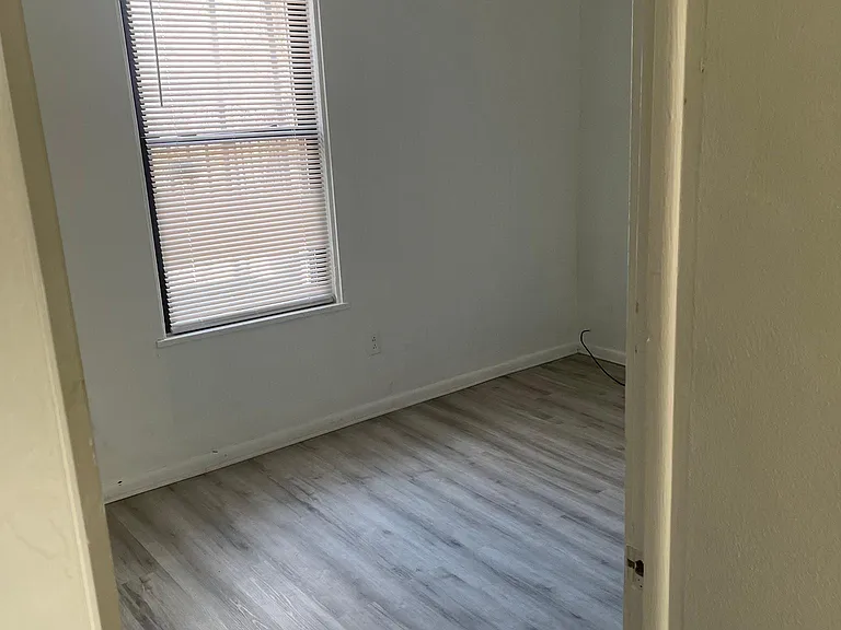 5435 Jackson St #3 — Photo 5