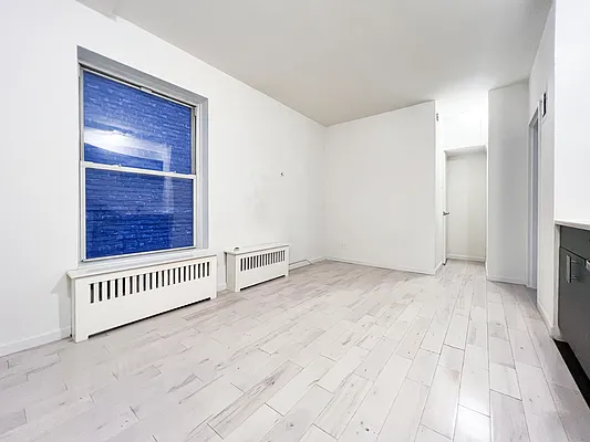 Rented by Kahen Properties | media 12