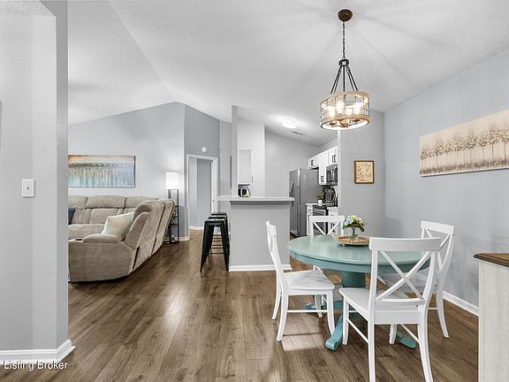 4th image of 9208 Hawthorne Pointe Dr Unit 203