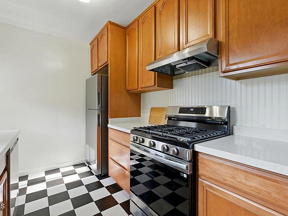 5th image of 1545 1/2 Riverside Dr