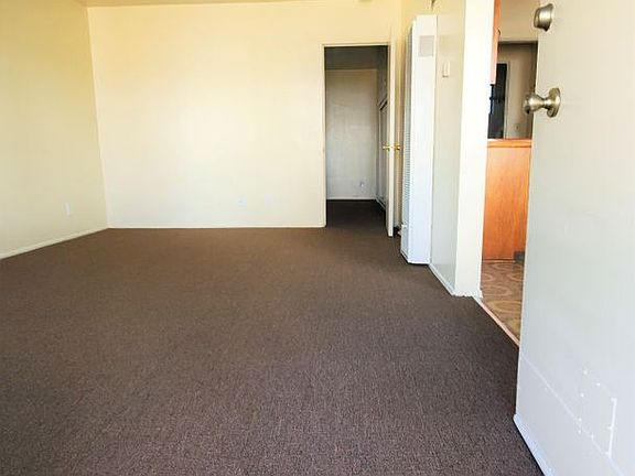 2nd image of 1037 Broad Ave APT 1