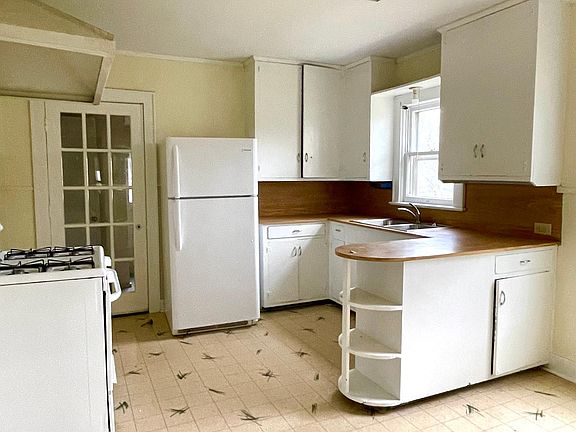3rd image of 1323 N 6th St