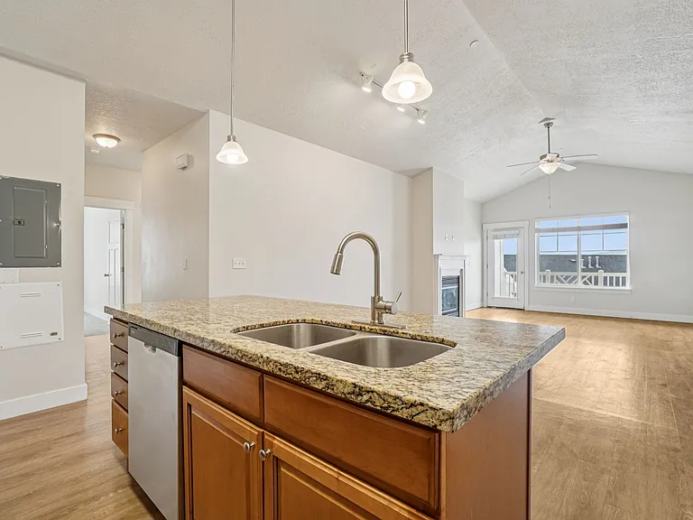 3 bed 2 bath