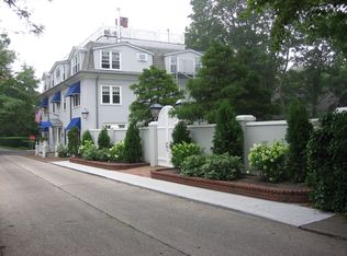 30 Wall St APT 1, Southampton, NY 11968