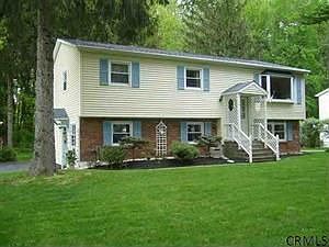 1st image of 63 Walnut Dr