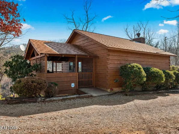 3326 Bear Mountain Ln, Sevierville, TN 37876