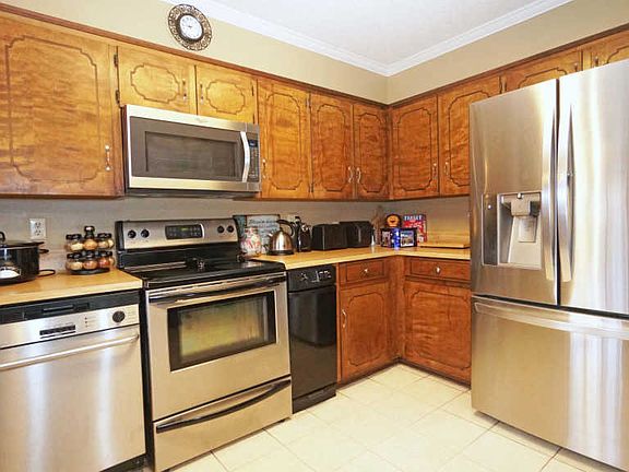 4th image of 202 Wadsworth Dr