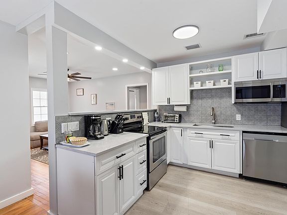 3rd image of 508 SW 11th Street