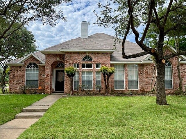 1st image of 2705 Water Oak Dr