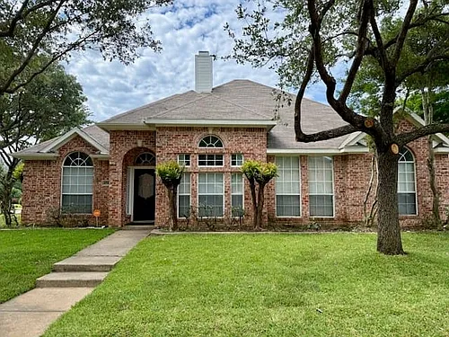 2705 Water Oak Dr Photo 1