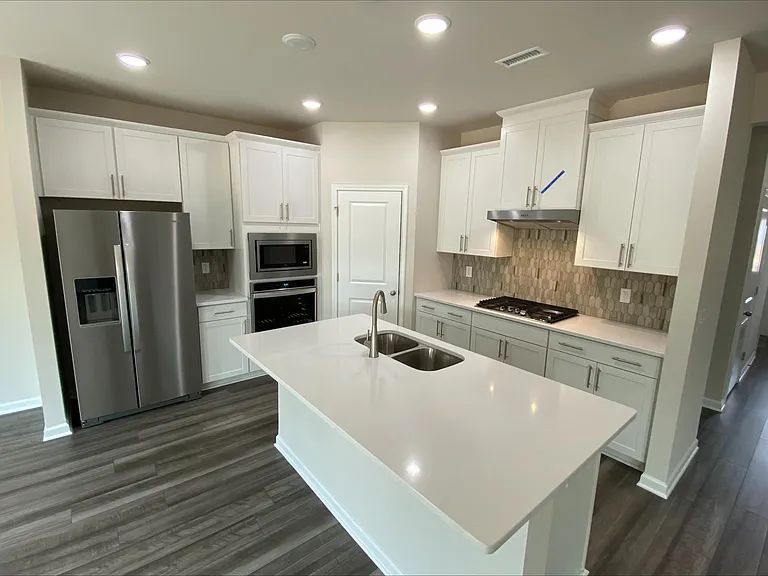 845 Avonmore Dr — Photo 8