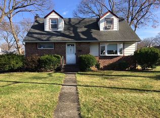 1931 Schermerhorn St, Merrick, NY 11566