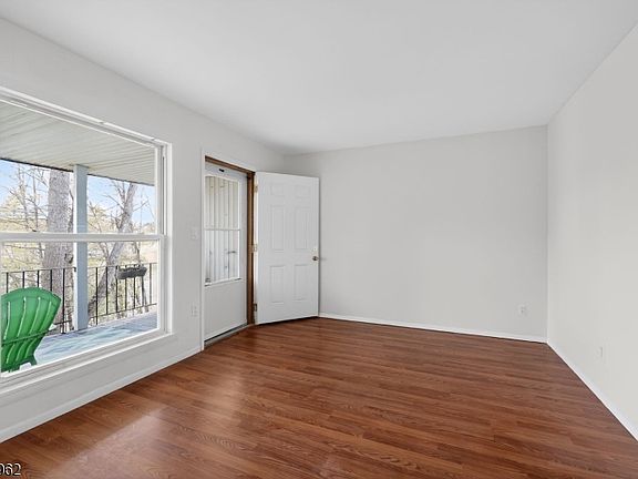 5th image of 230- C Lake Shore North O2 BLDG 230 #C