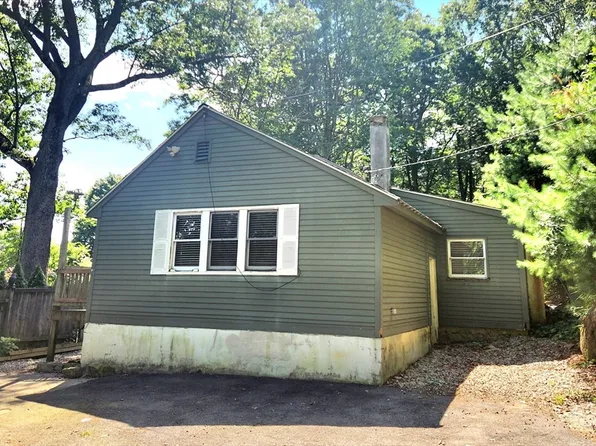 180 N Main St, Uxbridge, MA 01569