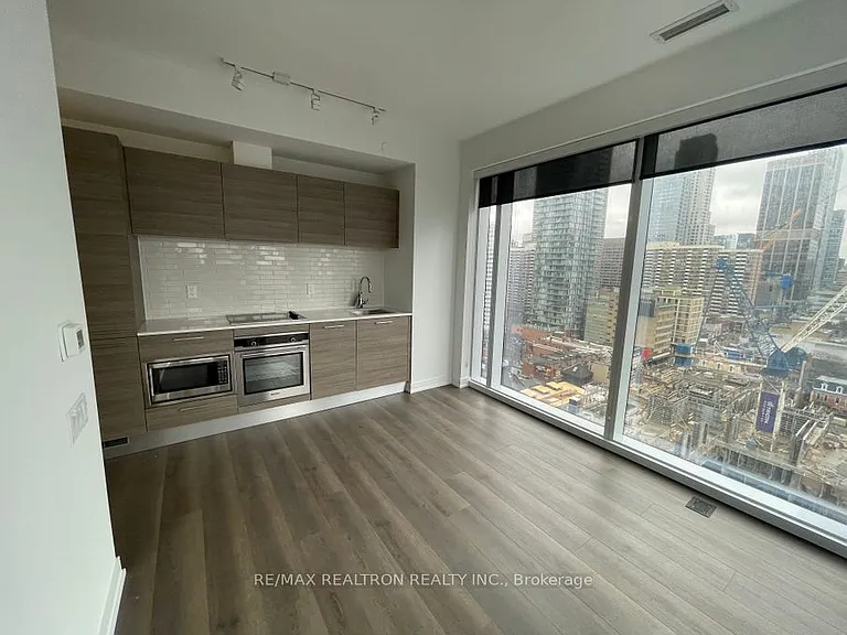 3 Gloucester St #1702 — Photo 8