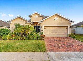 215 Messina Pl, Howey In The Hills, FL 34737