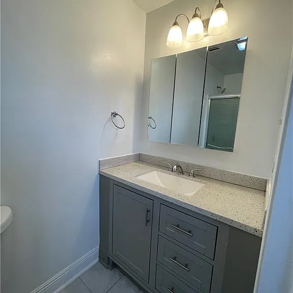 619 E William David Pkwy — Photo 10
