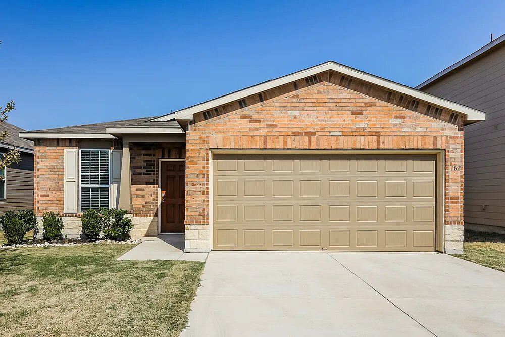 3 bed, 2.0 bath, 1680 sqft, $1,830 — Photo 1