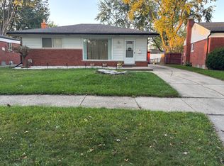 15309 Grovedale St, Roseville, MI