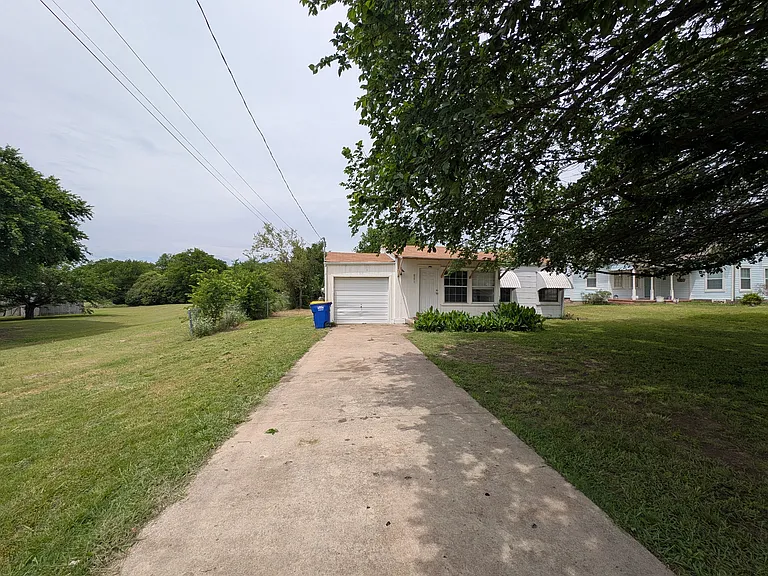 801 Corsicana Hwy — Photo 20