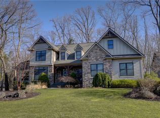 5 Legacy Cir, Penfield, NY 14526