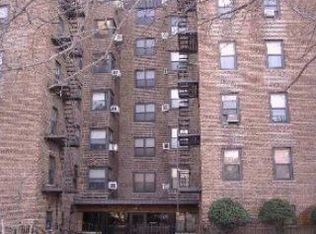 90-09 Northern Blvd, Jackson Heights, NY 11372