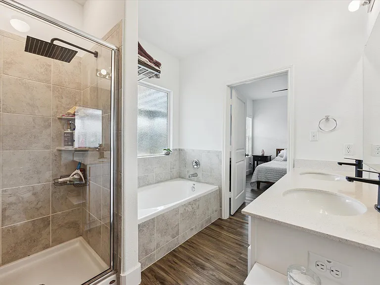 700 Legends Ln — Photo 17
