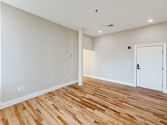 4th image of 434 Lackawanna Ave #204