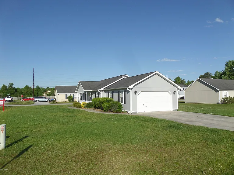 401 Sumrell Way — Photo 5