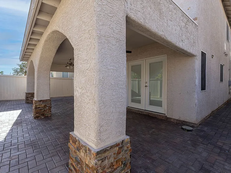 6469 Abbey Door Ct — Photo 43