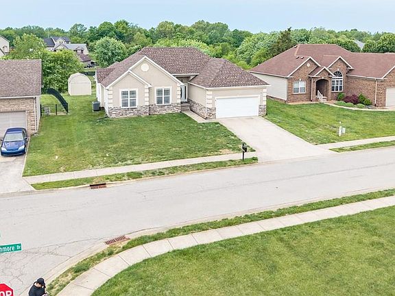 3rd image of 216 S Rushmore Dr