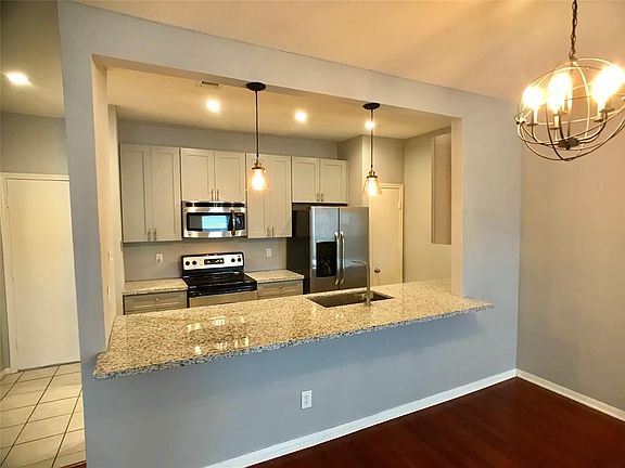 2nd image of 3268 Holly Hall St