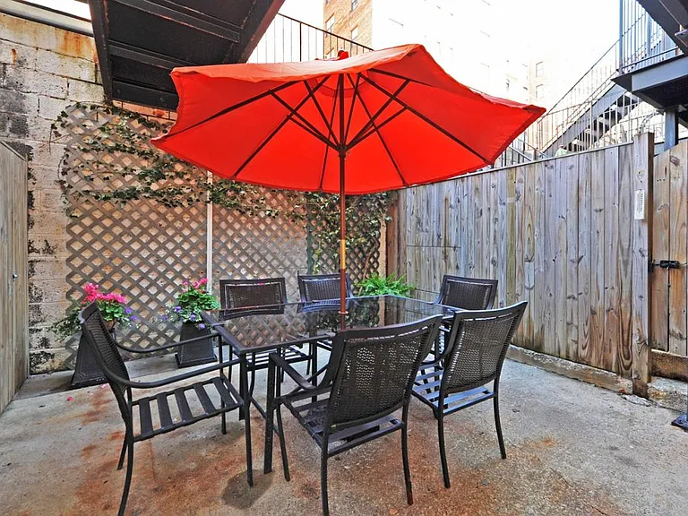 1617 Corcoran St NW — Photo 18