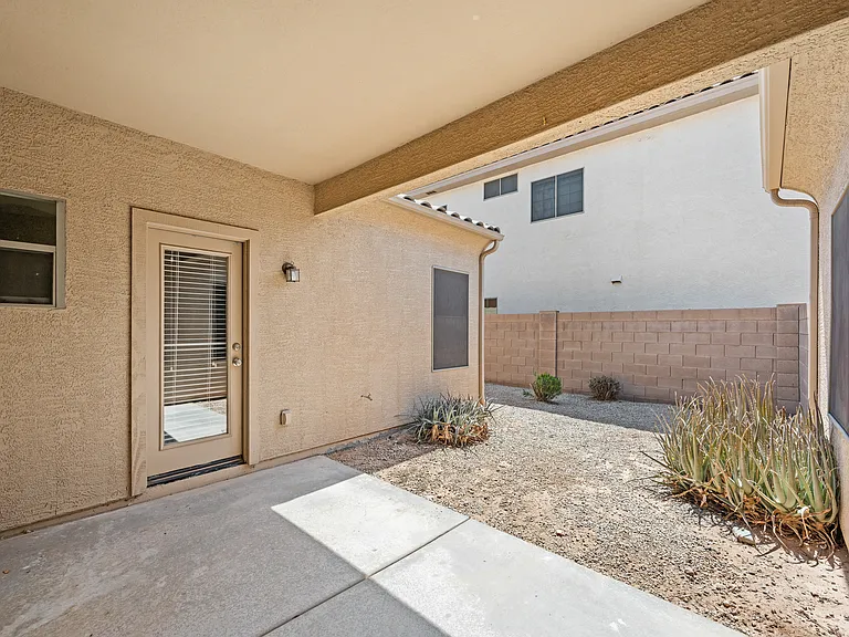 15929 W Custer Ln — Photo 14