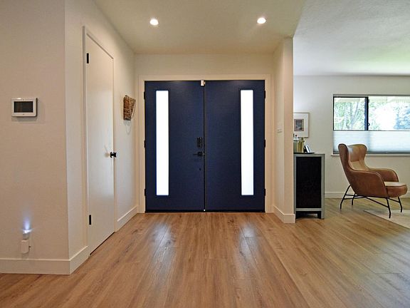 5th image of 2215 Mira Flores Dr