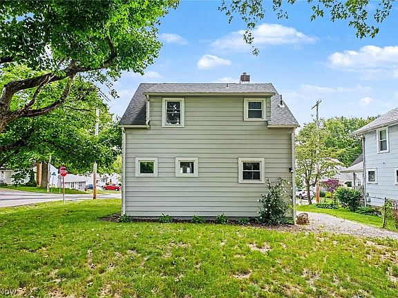 5th image of 824 Gasche St