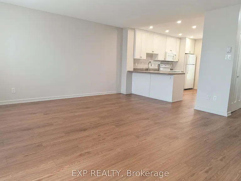 971 Gulf Pl #6 — Photo 4