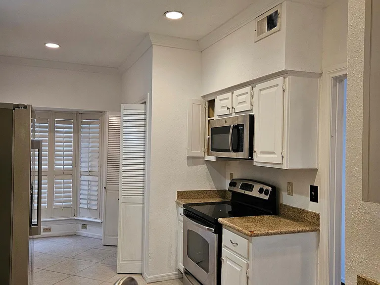 712 Augusta Dr #712 — Photo 5