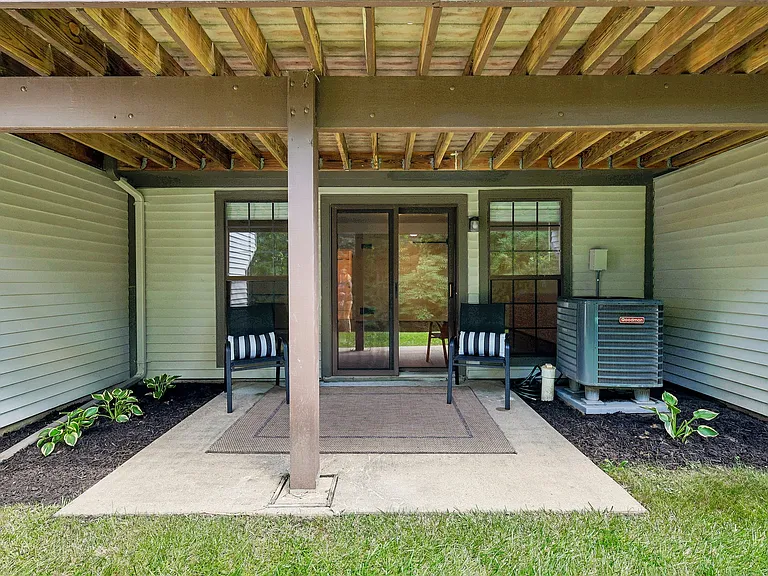 1608 Shady Cove Ln — Photo 55