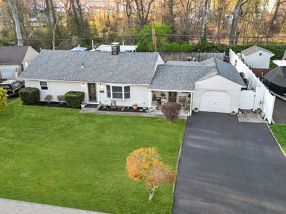 5th image of 359 Austin Dr