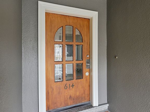 3rd image of 614 21st Ave