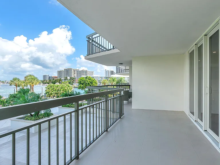 901 E Camino Real — Photo 36