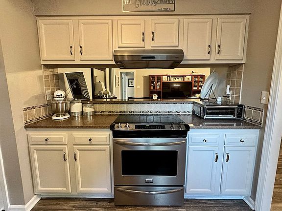 3rd image of 216 Auburn Ave