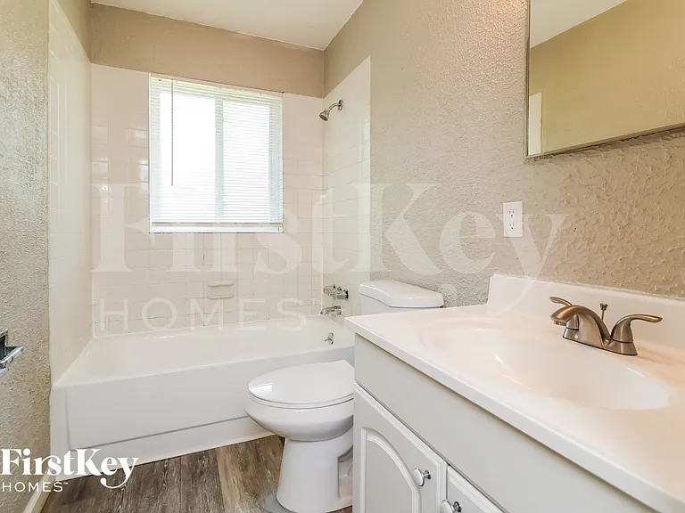 11091 Saxonhall Dr — Photo 13