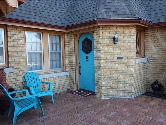 2nd image of 1127 Sunset Dr