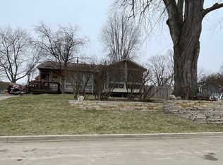 709 Trowbridge St, Des Moines, IA 50315
