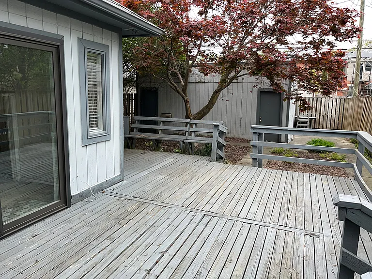 Hunter Ave — Photo 18