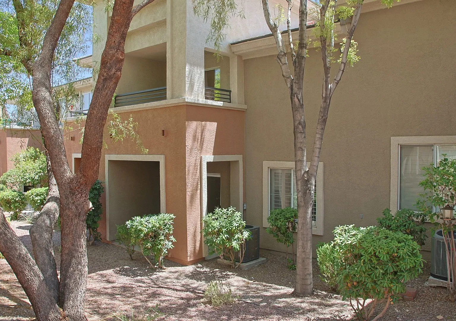 Upgraded & Beautiful Gated 3 Bedroom Condo! — Photo 2